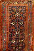Bidjar, Persien, um 1900, Wolle auf Wolle, ca. 250 x 142 cm, SchÄtzwert: 1900.- EURO, EHZ: 4. SchÖn hierbei die seltene hellblaue Bo rdÜre. ...