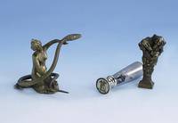 UhrenstÄnder, Wiener Bronze, um 1900, Darst. eines Frauenakts mit Schlange, TÜrkis- augen, H ca. 8 cm