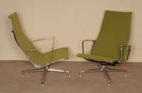 2 Liegesessel, Entwurf Charles Eames, EA 124, Entwurf 1958, original Klebeetikett Herman Miller made by Vitra, Aluminiumgestell, Stoffbezug Hopsak ...
