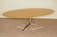 Tisch, Knoll, Modello Depositato Kiga, ovale Tischplatte, Chromgestell, leichte Gebrauchsspuren, klare einfache LinienfÜhrung, ca. 70x244x137 cm