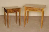 Biedermeierstiltisch, nach dem Vorbild von 1830/40, z.T. Kirschbaum massiv, Platte Kirschbaumwurzelfurnier doppelt gespiegelt, sehr schÖnes ...