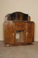 Buffet, Belgien, um 1920/30, ArtDeco, Korpus Weichholz, Nußbaum massiv, Nußbaum- bzw. Wurzelnußfurnier, TÜren mit dezenter Trauben- und ...