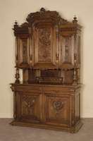 Aufsatzbuffet, Frankreich, um 1870, Nußbaum massiv, Front mit klassizistischen SÄulen, z.T . freistehend, Inlets kassetiert, mit schÖnen ...