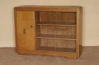 Sideboard, deutsch, um 1930, Eichefurnier, ArtDeco, 2 GlasschiebetÜren, 1 TÜr eingelegt mit Makasar, Gebrauchsspuren, ca. 99x129x35 cm