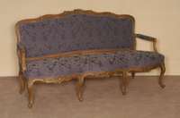 Sofa, deutsch, um 1860, Louis-XV-Stil, Eiche massiv, gebogene Beine, Arm- und RÜckehnlehne , in der Mitte kleine BekrÖnung, Sofa neu restauriert, ...