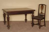 Tisch und 6 StÜhle, deutsch, um 1890, Eiche massiv, Tisch ausziehbar, gedrechselte Beine, tief gerillt, StÜhle passend zum Tisch, RÜckenlehne ...