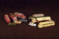 Konvolut Modellautos, 50er/60er Jahre, Wiking, ca. 25 StÜck, unter anderem Lkw´s, WohnmobilanhÄnger und versch. Pkw´s, l. bespielt, schÖnes ...