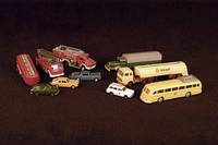 Konvolut Modellautos, 50er/60er Jahre, Wiking, ca. 30 StÜck, unter anderem viele Lkw´s mit AnhÄnger, versch. Pkw´s, wenige besch., l.bespielt, ...