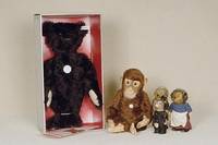 Steiff-Teddy, 1992, Replika von 1912, schwarzer MohairplÜsch, mit Knopf, Fahne und Brustschild, limitierte Auflage von 7000 StÜck , hier Nr. ...