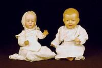 Baby-Puppe, SchildkrÖt, 20er Jahre, gemarkt, Celluloid, Typ Kaiser-Baby, filzartige aufgespritzte Haare, offen-geschlossener Mund mit Zunge, ...