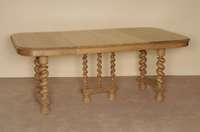 Ausziehtisch, Frankreich/Dijon, um 1900, Eiche massiv, Eichefurnier, gedrechselte Beine , in sich gedreht, original Zwischensteg, Zarge mit ...