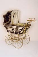 Alter Puppenwagen, deutsch, um 1900/10, alles original belassen, RÄder korrodiert, Alters- bzw. Gebrauchsspuren, sammelwÜrdig, H. ca. 82 cm