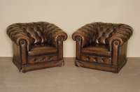 Chesterfield Sessel, England, um 1950/60, im sogenannten Clubstil, hervorragende Aufarbeitung, RÜcken und Seiten genoppt, dunkelbrauner ...