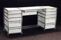 USM-Haller Schreibtisch, Entwurf 1960/65, AusfÜhrung 70er Jahre, Stahlrohrkonstruktion durch Kugeln verbunden, 10 ausziehbare ...