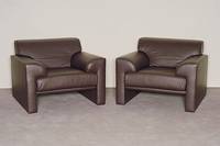 2 Ledersessel, Brayton International, Entwurf wohl EOOS/Knoll, hoher Sitzkomfort, Herstelleretikett, Gebrauchsspuren, ca. 72x80x83 cm, Sh. 43 cm, ...