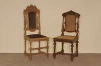 4 StÜhle, Frankreich, um 1880, Eiche massiv, gedrechselte Beine, RÜckenlehne mit Flachschnitzereien, Sitz und RÜcken mit Rohrgeflecht, ...