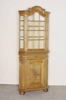 Eckschrank, deutsch/wohl bergisch, um 1900, im Stile des Barock, Eiche massiv und geschnitzt, eintÜriger Korpus mit verkrÖpften Seiten, auf ...