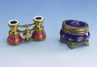 Opernglas, Paris um 1900, Messing, dunkelrosefarb. emaill., Goldpique, Email min. besch., Perlmuttringe