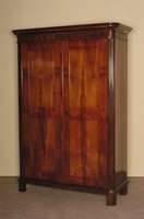SpÄtbiedermeierschrank, mittel- bzw. norddeutsch, um 1840/50, Korpus Weichholz, Front auf Rahmen gearbeitet, mahagonifarben gearbeitet, ...