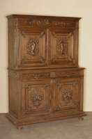 AufsatzmÖbel, Elsaß, um 1890/1900, sogenannter Jagdschrank, komplett auf Rahmen gearbeitet, Nußbaum massiv, Nußbaumfurnier, Fuß 8-fach ...