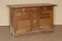 Buffet, deutsch/wohl Karlsruhe, um 1900, Eiche massiv bzw. Hartholz, auf Mahagoni gebeizt, komplett auf Rahmen gearbeitet, Front mit reicher ...