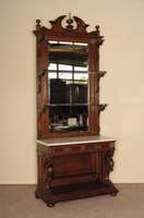 Prunkspiegel mit Konsole, deutsch, um 1870, GrÜnderzeit, Eiche massiv, auf KugelfÜßen, geschnitzter Adler aus dem Vollholz, 2 Schubladen und ...