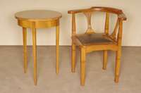 Beistelltisch, im Biedermeierstil, Korpus Weichholz, Kirschbaumfurnier, in Sternform verlegt, 3 gerade Beine, praktisches MÖbel, vielfach ...