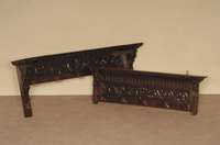 HÄngegaderobe, Flandern, um 1880, Eiche massiv, FÜllungen mit Flachschnitzereien, original Kleiderhaken, Gebrauchsspuren, ca. 36x116x11 cm, ...