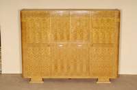 Kleiderschrank, deutsch, um 1920, ArtDeko, Korpus Weichholz, helles Birkefurnier, abgerundete Ecken, Furnierbild in FischgrÄtenform eingelegt, 6 ...