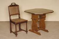 Tisch, deutsch/Friesland, um 1890/1900, Esche massiv, Worpswerder Entwurf, 8-eckige Platte, Fuß ausgesÄgt auf Kufen, Zwischenablage mit Keilen ...