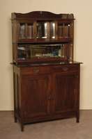 Aufsatzbuffet, Holland, um 1910, strenger Jugendstil, Eiche massiv, RÜckwand Weichholz , Viereckbeine, durchlaufend bis zur Arbeitsplatte, 2 ...