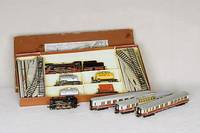 Konvolut 5 Personenwagen, MÄrklin, Spur HO, 3 TEE-Wagen, 2 Aussichtswagen Nr. 4090, 1 x 4088, alle drei mit Beleuchtung, dazu ein Speisewagen, ...