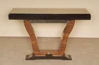 ArtDeco-Konsole, Frankreich, um 1920, Riopalisander gespiegelt furniert, zum Teil schwarz abgesetzt, Fuß in typischer Lyra-Form geschwungen, ...