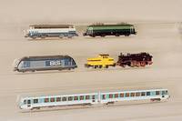 2 Loks, MÄrklin, 80er Jahre, Spur HO, Diesellok, Nr. 3080 (?), Tenderlok, Nr. 3095 (Hobby), neuwertig, diese im orig. Karton, beide inatkt