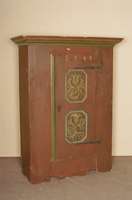 Bauernschrank, deutsch/Hessen, um 1830/40, Kiefer massiv, nach Älterem Vorbild, Schlagleiste sekundÄr, BeschlÄge aus der Zeit, bunte Fassung ...