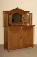 Aufsatzschrank, Holland, um 1910, Einfluß des ArtDeco, Korpus z.T. Weichholz, Eichefurnier, Platte Eiche massiv, eckige Beine durchgehend, 2 ...