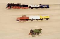 KÜhlwagen-GÜterzug, MÄrklin, Spur HO, 50er/ 60er J., E-Lok, BR E 63 der DB, Nr. 3001, 5 KÜhlwagen (3 Bananenwagen und 2 weiße KÜhlwagen (1 x ...