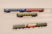 Konvolut 8 Personen- bzw. GepÄckwagen, MÄrklin , Spur HO, 50er/60er Jahre, alle Blech, 4085 , 4087, 4089, 4024, 4026, 4023, 4029 und ein ...