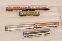 Konvolut 6 Personenwagen, MÄrklin und Trix, 80er Jahre, Spur HO, MÄrklin-Nr. 2 x 4135, 4136; Trix Nr. 3392 (GepÄck), 3390 (Schlafwagen) und ...