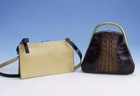 MIU-MIU Handtasche, sandfarbenes Glattleder Trageriemen sand und schwarz in schwarzer Schleife auslaufen, Snap-Verschluß verchromt, ...