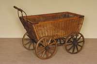 Korbwagen, Frankreich, um 1900/10, Buche massiv, RÄder versprosst, einfache Federung, Rohrgeflecht aus der Zeit, Wagen ursprÜnglich fÜr ...