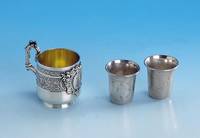 Konvolut 2 Kidush-Becher, Rußland um 1910, 84er Silber, graviert, Gebr.-Spuren, H ca. 4.5 cm