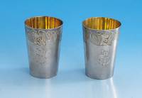 Becher, Moskau zw. 1910-1917, 84er Silber, 5. Artel, innenvergoldet, fein graviert, Jugendstil, RoseG und GG-Auflage, Namesmonogr. WS, H ca. 8 cm, ...