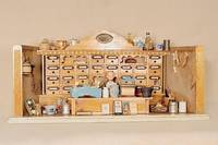 Kaufmannsladen, deutsch, um 1910/20, HolzgehÄuse, versch. Miniaturverpackungen, 1 SchildkrÖtpÜppchen, viele GefÄße und Flaschen, eine Waage, ...