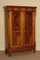 Schrank, Holland, um 1870, Louis-Philippe, Korpus Weichholz, Mahagonifurnier, auf KugelfÜßen, abgerundete Ecken, in Veluten auslaufend, ...