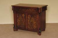 Halbschrank, deutsch, um 1870, Louis-Philippe, Korpus Weichholz, Nußbaumfurnier, Inlets mit schÖn gemasertem Wurzelfurnier, BrezelfÜllungen, ...