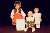 Steiff-Puppe "RotkÄppchen", 80er Jahre, handbemalter Kopf mit EchthaarperÜcke, limitierte Auflage Nr. 264/1000, mit Zertifikat, H. ca. ...