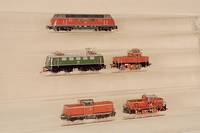 2 Dieselloks, MÄrklin, Spur HO, um 1970, Nr. 3064.4 und 3072.2, eine mit starken Farbabplatzungen, eine mit leichten am Dach, beide intakt