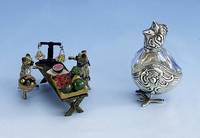 Salzstreuer, um 1900, Silber, deutsch, in Form eines Huhnes, ausgefallen, H ca. 7 cm, FÜße min. verbogen