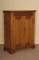 Vertiko, deutsch, um 1820, Biedermeier, wohl Erle massiv, kirschbaumfarben gebeizt, BracketfÜße aus dem Vollholz, Inlets gerahmt und verdÜbelt, ...